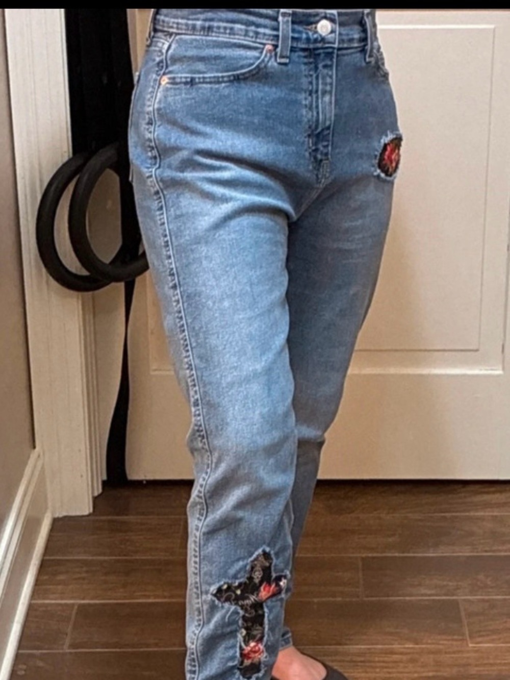 Levi's Blue Jeans with Distressed Patched Floral/Christian Accents, W29, Size 4 - Picture 2 of 15